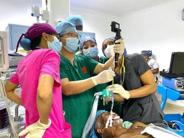 股票配资公司开户网站 中国医疗队在圭亚那成功实施支气管封堵器肺隔离新技术